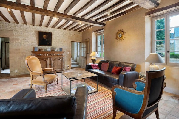 Foto van Elegante retraite in Normandië - Vakantiehuis in Lantheuil - LivingRoom