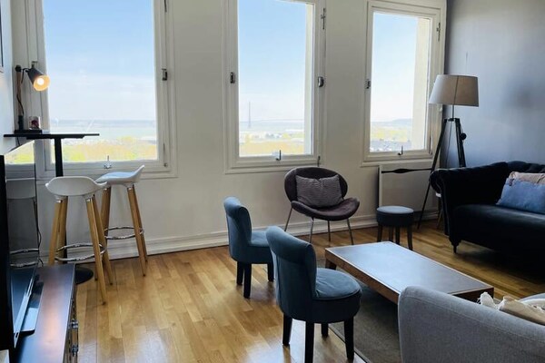 Foto van Uitzicht op de baai van Seine Parkeerplaats Pont De Normandie - 