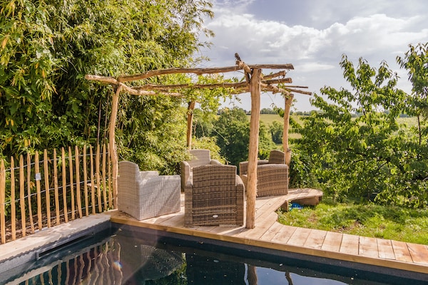 Foto van Modern vakantiehuis met zwembad - Vakantiehuis in Saint Bonnet la Riviére - PoolOfHouse