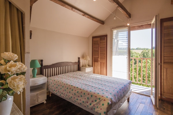 Foto van Modern vakantiehuis met zwembad - Vakantiehuis in Saint Bonnet la Riviére - BedRoom
