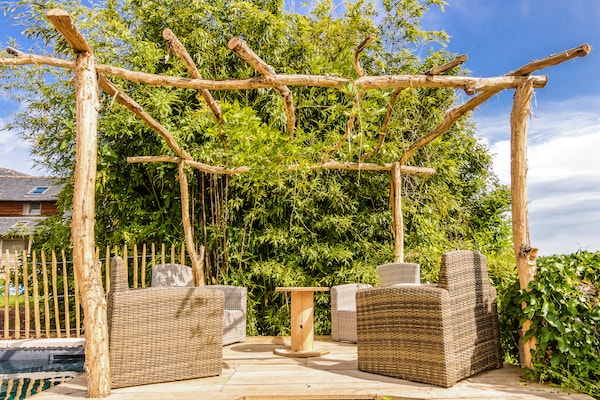 Foto van Modern vakantiehuis met zwembad - Vakantiehuis in Saint Bonnet la Riviére - TerraceBalcony