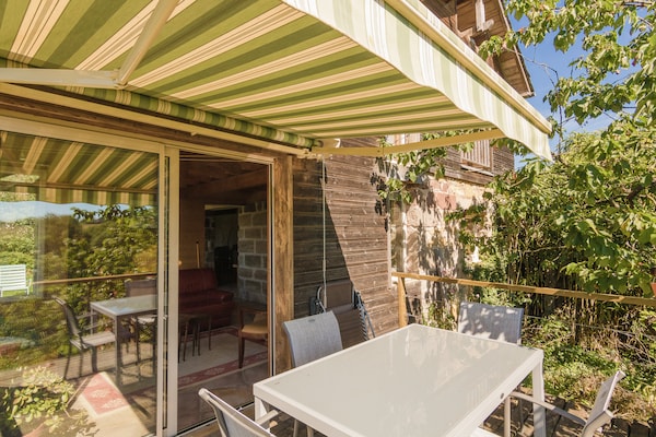 Foto van Modern vakantiehuis met zwembad - Vakantiehuis in Saint Bonnet la Riviére - TerraceBalcony