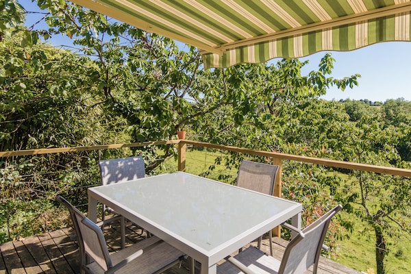 Foto van Modern vakantiehuis met zwembad - Vakantiehuis in Saint Bonnet la Riviére - TerraceBalcony
