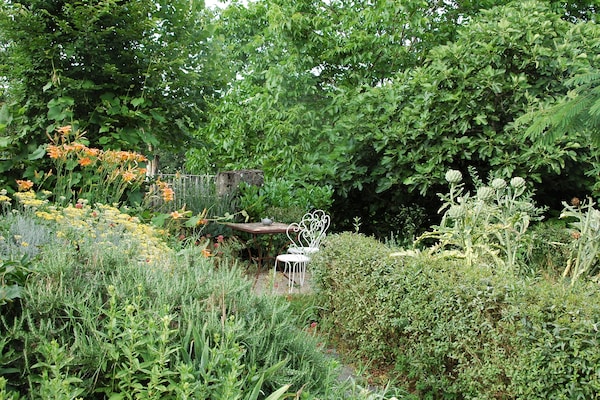 Foto van Modern vakantiehuis met zwembad - Vakantiehuis in Saint Bonnet la Riviére - ViewSummer