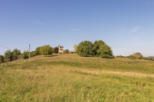 Foto van Historische torenwoning in Brignac - Vakantiehuis in Brignac-la-Plaine - AreaSummer1KM