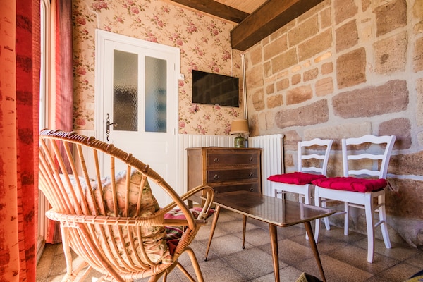 Foto van Historische torenwoning in Brignac - Vakantiehuis in Brignac-la-Plaine - LivingRoom