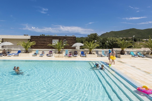 Foto van Vakantiepark op Corsica met Terras - Vakantiehuis in Belgodere - Facilities