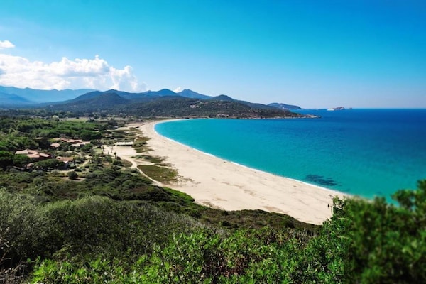 Foto van Vakantiepark op Corsica met Terras - Vakantiehuis in Belgodere - AreaSummer5KM