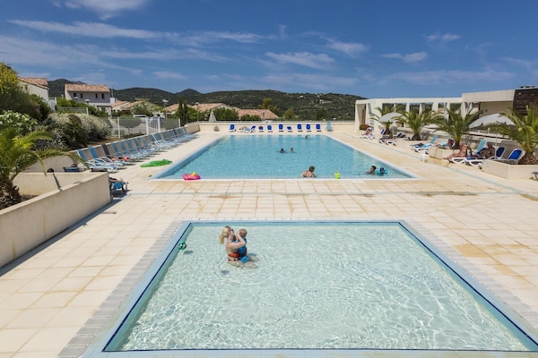 Foto van Vakantiepark op Corsica met Terras - Vakantiehuis in Belgodere - Facilities