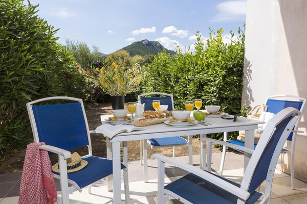 Foto van Vakantiepark op Corsica met Terras - Vakantiehuis in Belgodere - TerraceBalcony