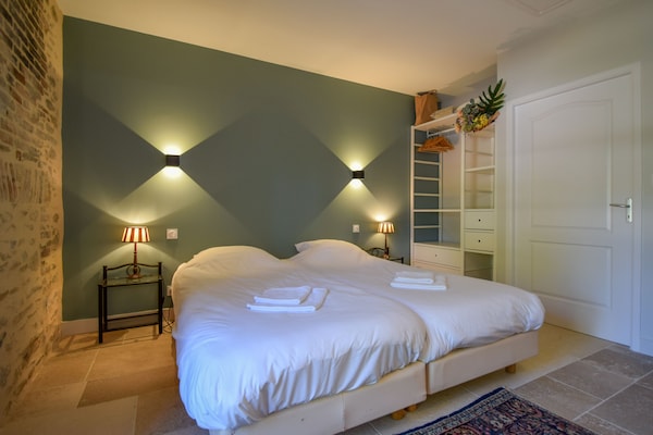 Foto van Wijngaarden en valleien: een Frans toevluchtsoord - Vakantiehuis in St. Medard D'excideuil - BedRoom