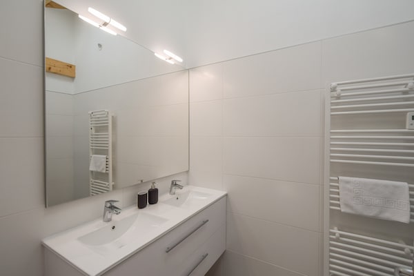 Foto van Wijngaarden en valleien: een Frans toevluchtsoord - Vakantiehuis in St. Medard D'excideuil - BathRoom