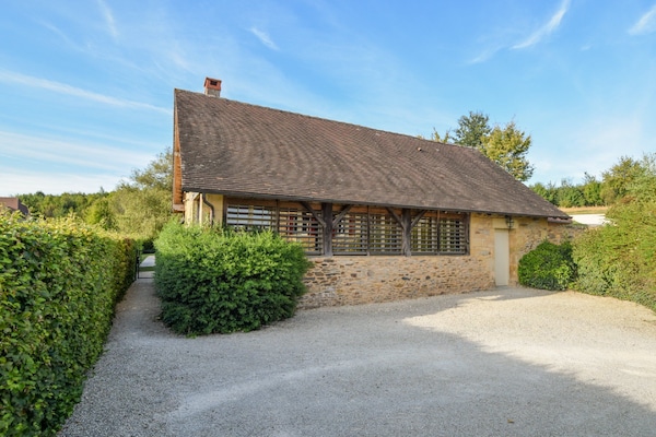 Foto van Wijngaarden en valleien: een Frans toevluchtsoord - Vakantiehuis in St. Medard D'excideuil - ExteriorSummer