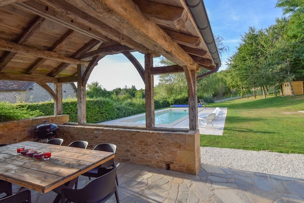 Foto van Wijngaarden en valleien: een Frans toevluchtsoord - Vakantiehuis in St. Medard D'excideuil - TerraceBalcony