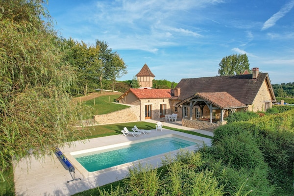 Foto van Wijngaarden en valleien: een Frans toevluchtsoord - Vakantiehuis in St. Medard D'excideuil - ExteriorSummer
