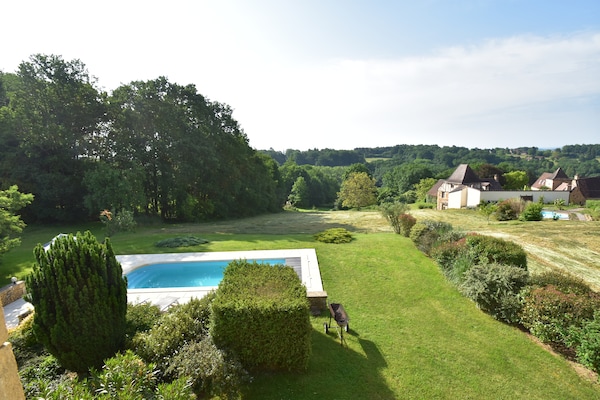 Foto van Gezellig vakantiehuis met zwembad - Vakantiehuis in Coux-Et-Bigaroque - ViewSummer