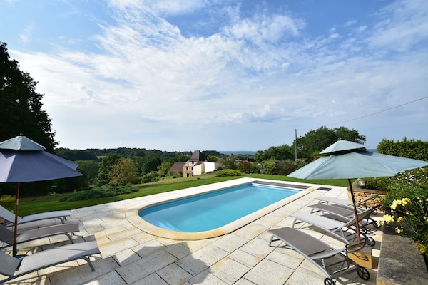 Foto van Gezellig vakantiehuis met zwembad - Vakantiehuis in Coux-Et-Bigaroque - PoolOfHouse