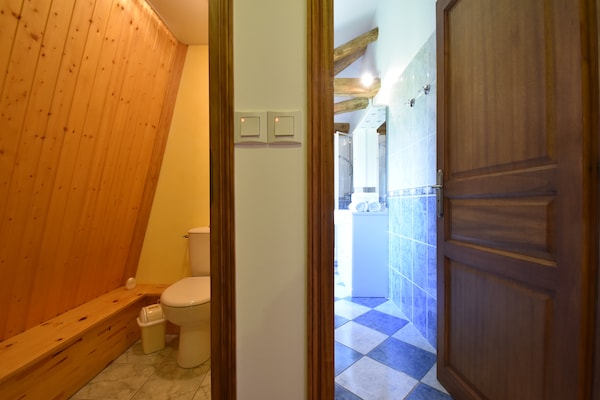 Foto van Gezellig vakantiehuis met zwembad - Vakantiehuis in Coux-Et-Bigaroque - BathRoom
