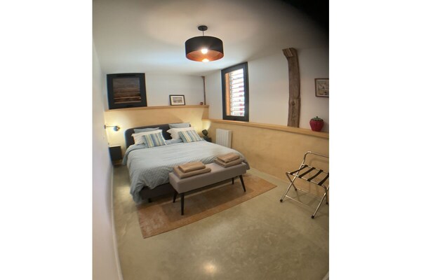 Foto van De stoel en het zwembad bij Sarlat - Vakantiehuis in Veyrines-de-Domme - Untagged