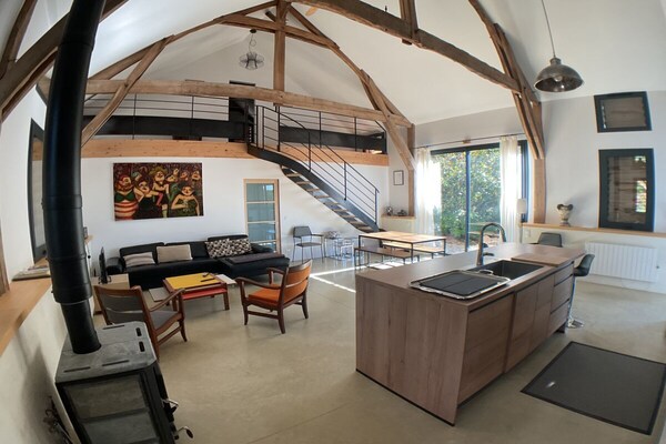 Foto van De stoel en het zwembad bij Sarlat - Vakantiehuis in Veyrines-de-Domme - Untagged