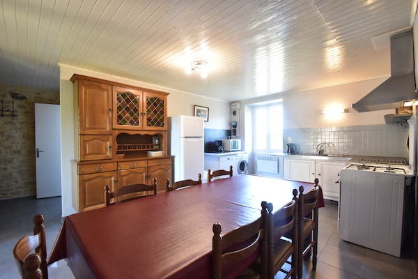 Foto van Comfortabel vakantiehuis met privézwembad - Vakantiehuis in Besse - Kitchen