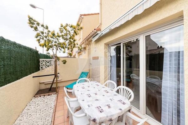 Foto van 3 stukken voor 6 personen - Vakantiehuis in LE GRAU DU ROI - TerraceBalcony