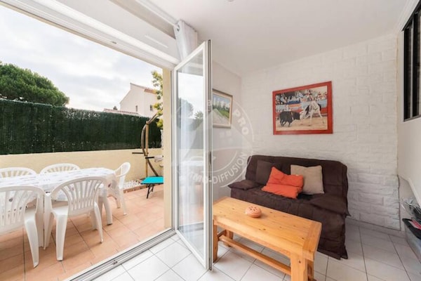 Foto van 3 stukken voor 6 personen - Vakantiehuis in LE GRAU DU ROI - TerraceBalcony
