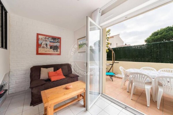 Foto van 3 stukken voor 6 personen - Vakantiehuis in LE GRAU DU ROI - DiningRoom