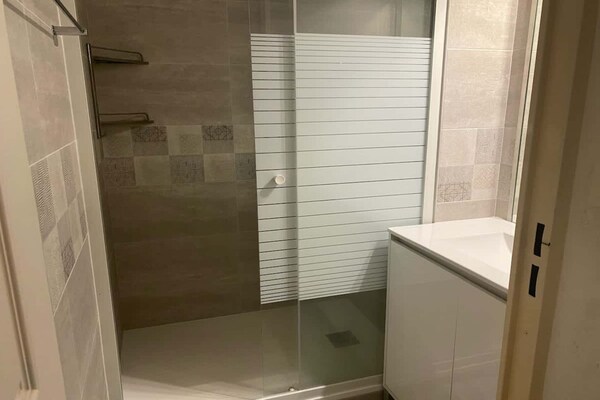 Foto van Appartement met zeezicht in Alizéa - Vakantiehuis in Valras-Plage - BathRoom
