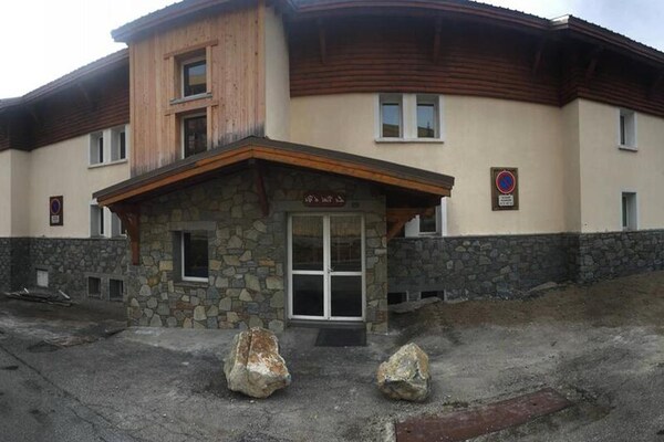 Foto van Appartement in Alpe d'Huez bij Skipistes - Vakantiehuis in HUEZ - ExteriorSummer