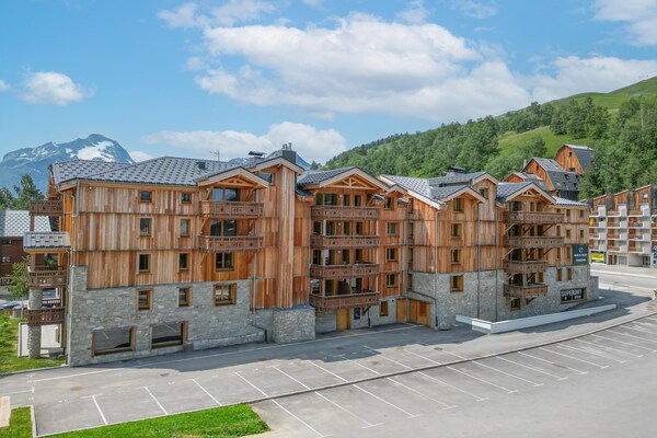Foto van Appartement in Les Deux Alpes bij skiliften - Vakantiehuis in Les Deux Alpes - ExteriorSummer