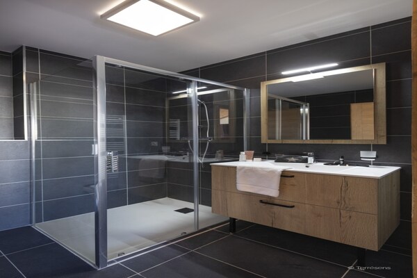 Foto van Appartement in Les Deux Alpes bij Skipistes - Vakantiehuis in Les Deux Alpes - BathRoom