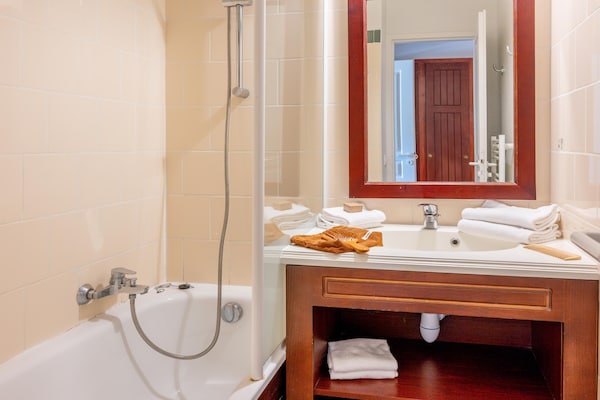 Foto van Luxe appartement voor 6 nabij het meer - Vakantiehuis in Biscarosse - BathRoom