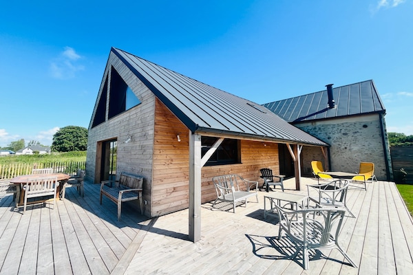 Foto van 2 huizen voor een groot gezin of groep. - Vakantiehuis in Gouville sur mer - TerraceBalcony