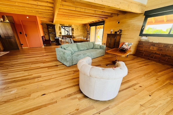 Foto van 2 huizen voor een groot gezin of groep. - Vakantiehuis in Gouville sur mer - LivingRoom