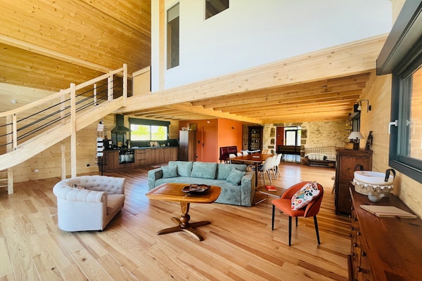 Foto van 2 huizen voor een groot gezin of groep. - Vakantiehuis in Gouville sur mer - LivingRoom