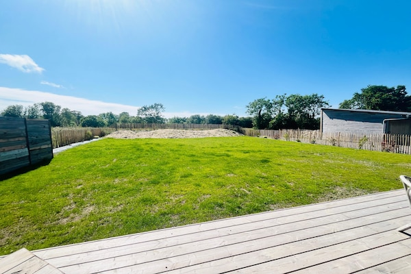 Foto van 2 huizen voor een groot gezin of groep. - Vakantiehuis in Gouville sur mer - GardenSummer