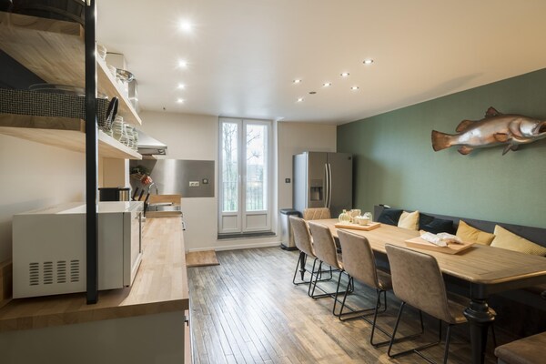 Foto van Jane Austen Lake Retreat - Vakantiehuis in Dun-sur-Meuse - DiningRoom