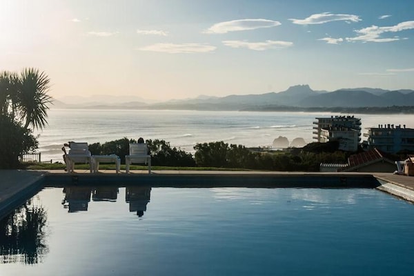 Foto van 3 stukken 6 personen - Vakantiehuis in BIARRITZ - AreaSummer1KM