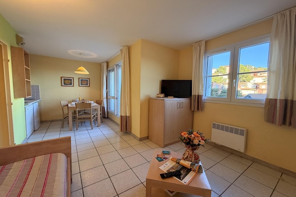 Foto van Duplexappartement met zeezicht voor 8 - Vakantiehuis in Cerbère - DiningRoom