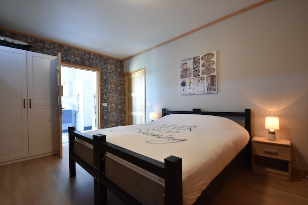 Foto van Landhuis in Cuzy met zwembad en boszicht - Vakantiehuis in Cuzy - BedRoom
