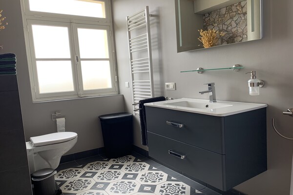 Foto van Landhuis in Cuzy met zwembad en boszicht - Vakantiehuis in Cuzy - BathRoom