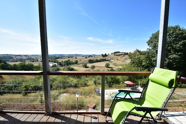Foto van Landhuis in Cuzy met zwembad en boszicht - Vakantiehuis in Cuzy - TerraceBalcony