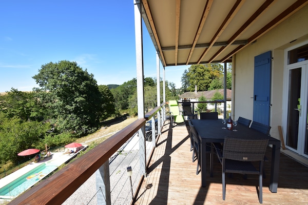 Foto van Landhuis in Cuzy met zwembad en boszicht - Vakantiehuis in Cuzy - ViewSummer