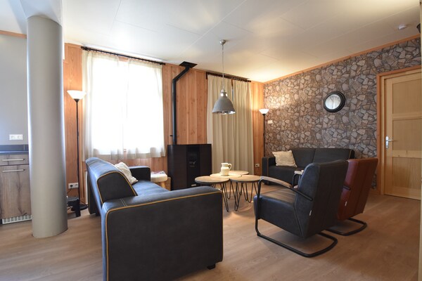 Foto van Landhuis in Cuzy met zwembad en boszicht - Vakantiehuis in Cuzy - LivingRoom