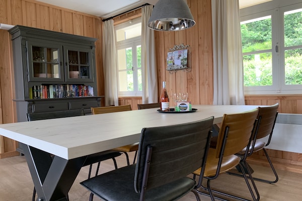 Foto van Landhuis in Cuzy met zwembad en boszicht - Vakantiehuis in Cuzy - DiningRoom