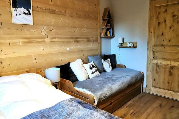 Foto van 3 stukken voor 7 personen - Vakantiehuis in LES AVANCHERS VALMOREL - LivingRoom