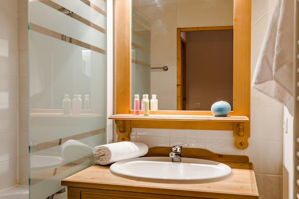 Foto van Duplex Escape in de Alpen - Vakantiehuis in Fontcouverte-la-Toussuire - BathRoom