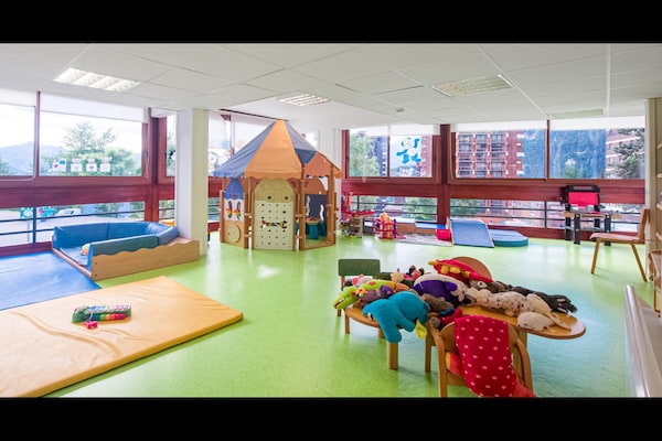 Foto van Appartement in Le Corbier met Spa & Zwembad - Vakantiehuis in Villarembert - RecreationRoom