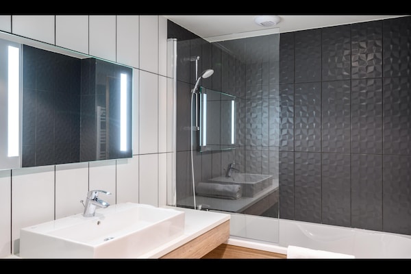 Foto van Appartement in Frankrijk met Sauna & Zwembad - Vakantiehuis in Villarembert - BathRoom